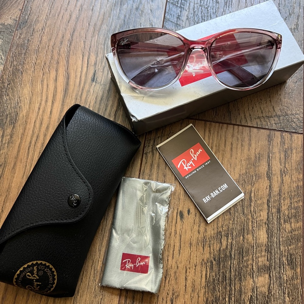 Emma Ray-Ban Sunglasses - Picture 6 of 10